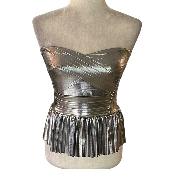 NWT Sincerely Jules Metallic Silver Strapless Halter Pleated Peplum Crop Top - M - Picture 12 of 12